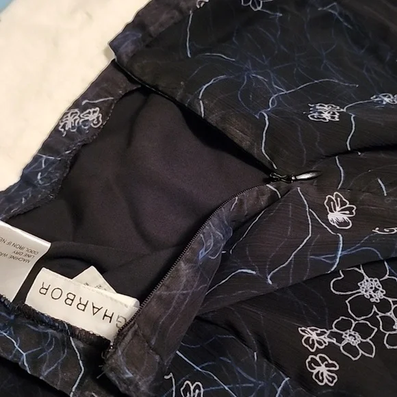 SAG HARBOR WOMEN'S SKIRT,   SIZE  18. DARK BLUE. - Picture 7 of 10